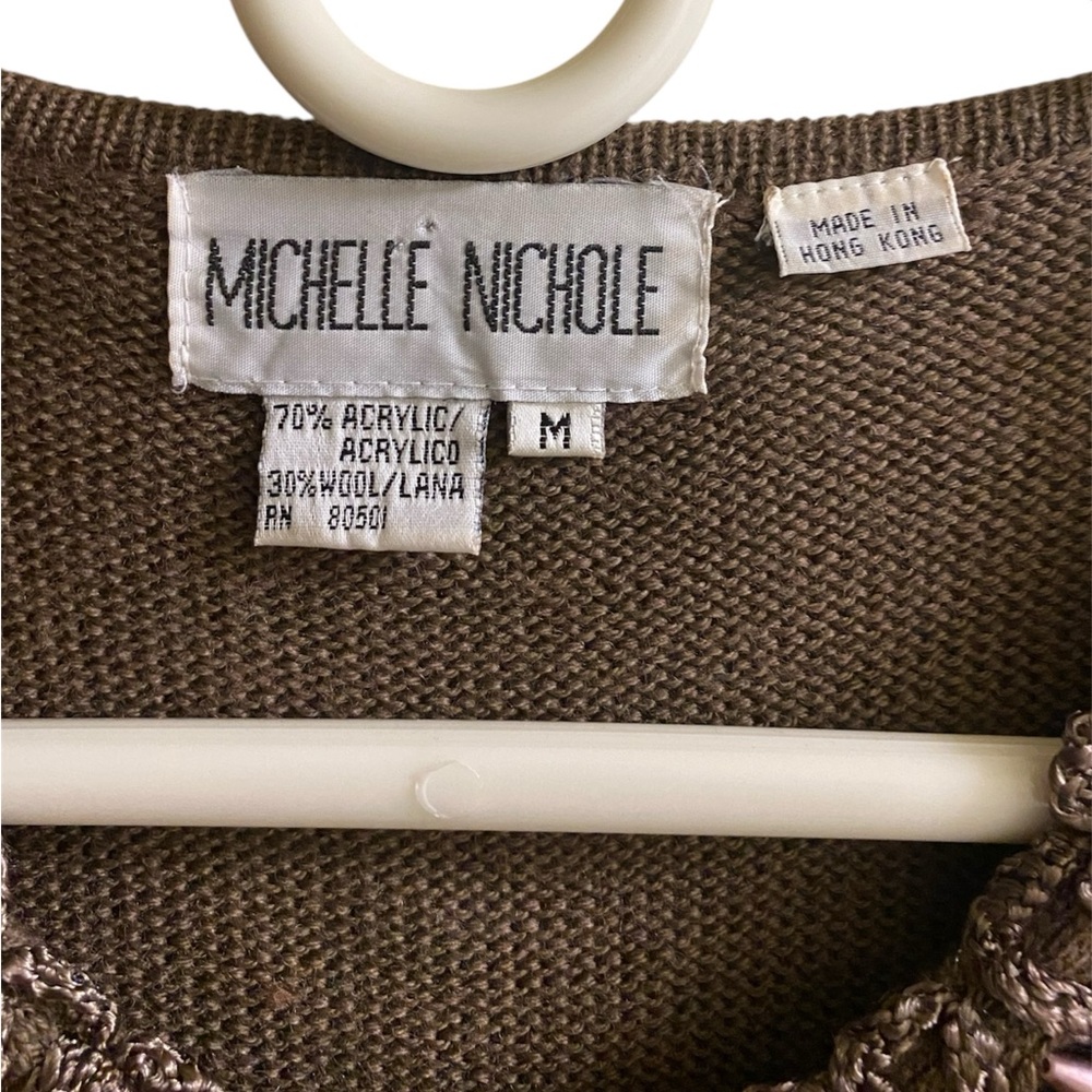 Brown Crochet Knit Top
W/Beading
*GUC
*worn once in the house
#N061 - Picture 7 of 11